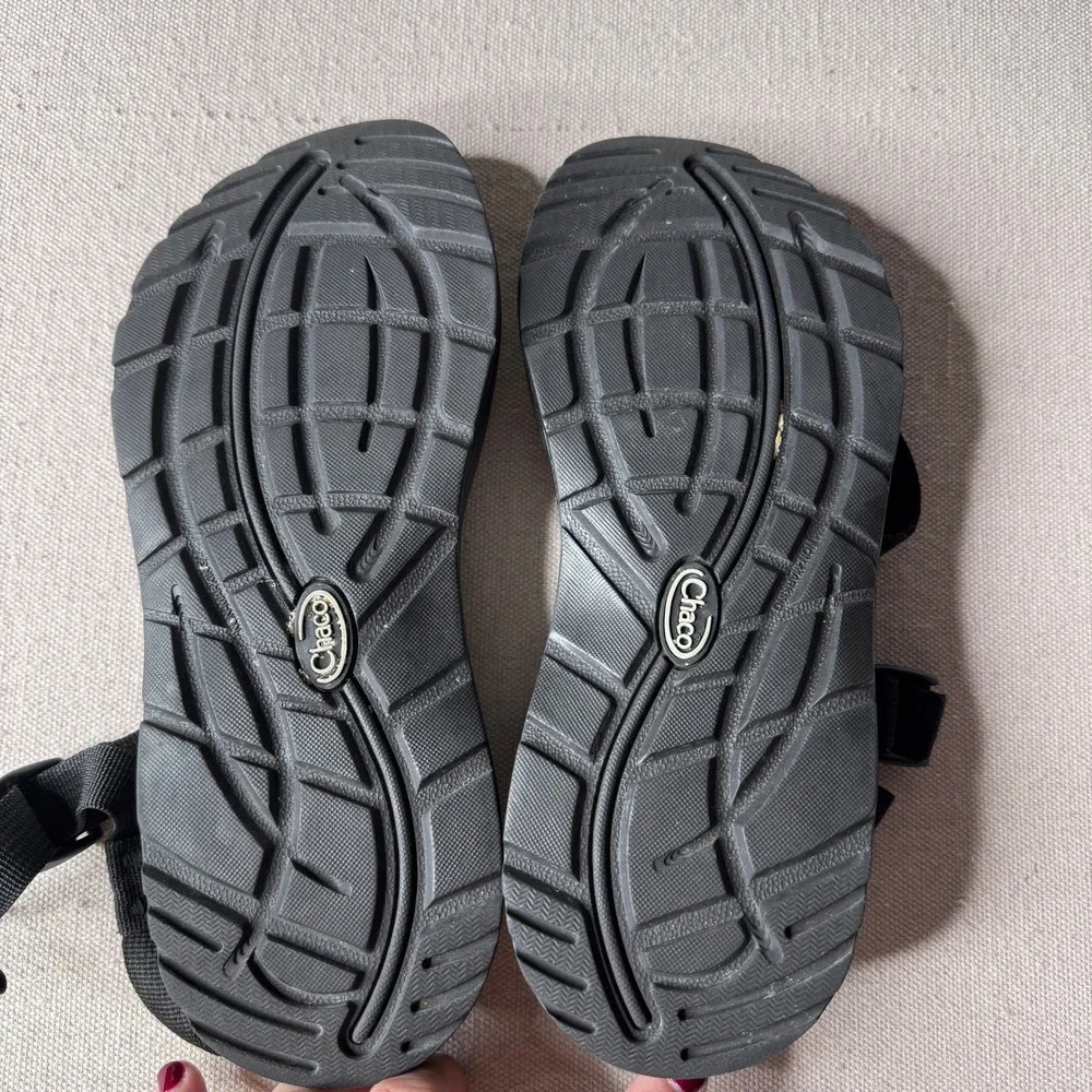 Chaco Classic Z2 Womens Black Strappy Athleisure Sandals Toe Loop J105430 Size 8
